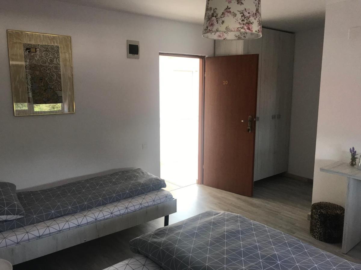 Motel Casa Ryana Self Check-In Gilău Exterior foto