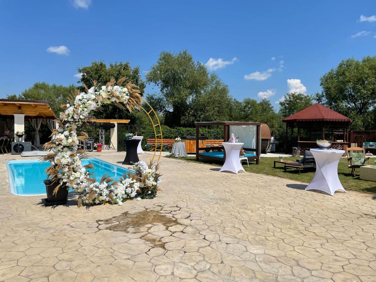 Motel Casa Ryana Self Check-In Gilău Exterior foto